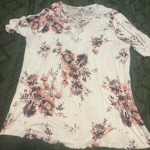 Maurices White and Pink Floral Blouse 24/7 brand